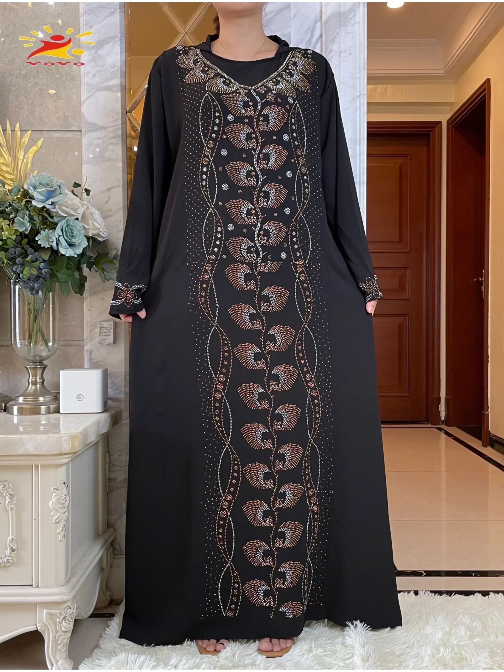 Abaya élégante à capuche pour femme - image de produit 2