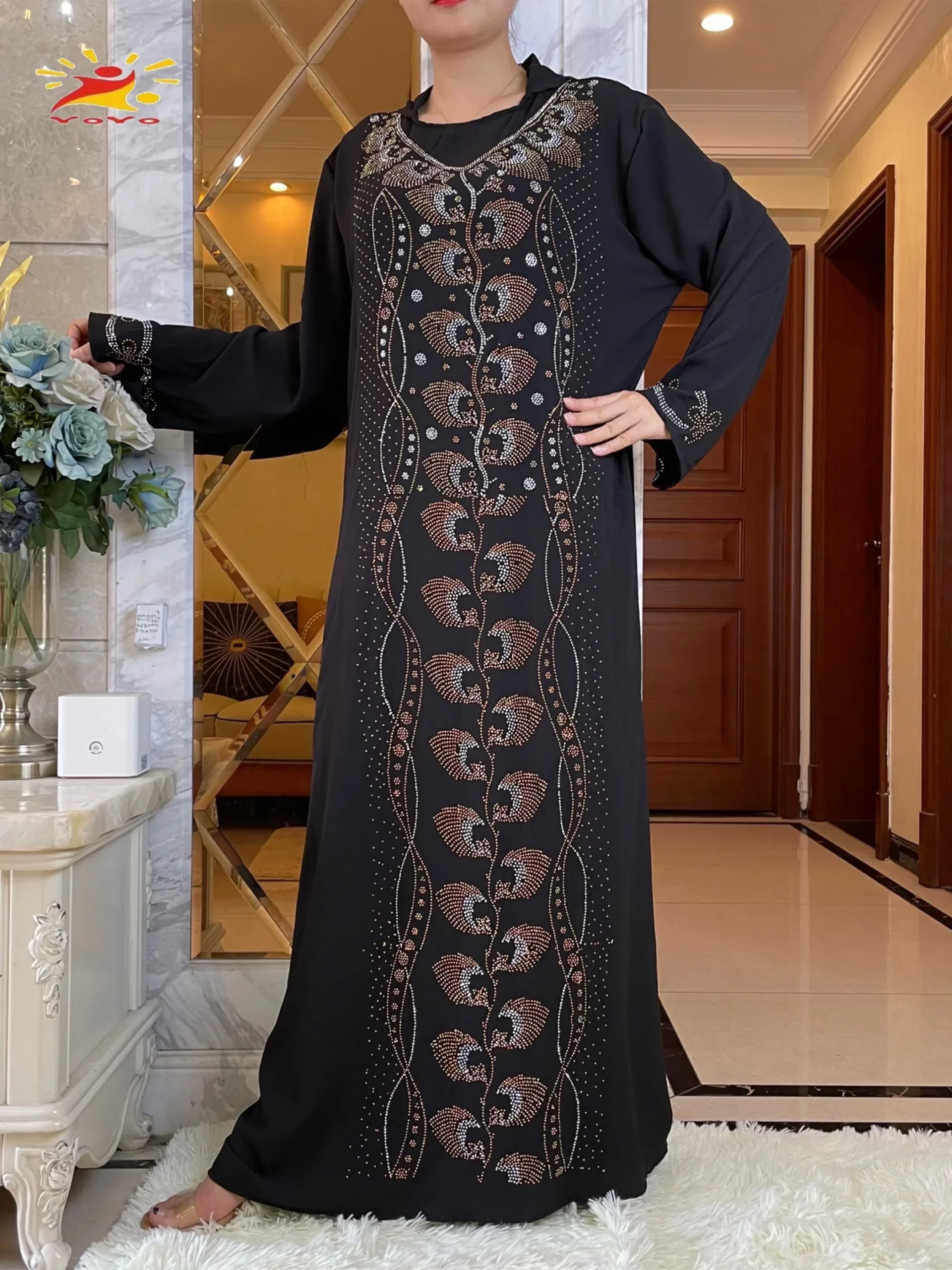 Abaya élégante à capuche pour femme - image de produit 3